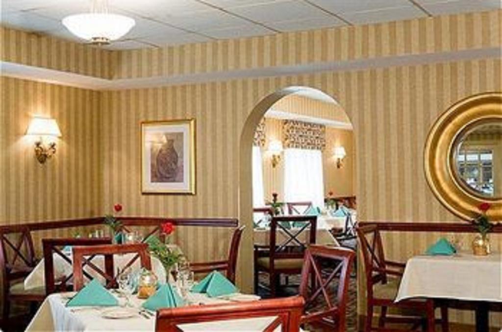 Radisson Hotel And Suites Chelmsford-Lowell Restoran gambar