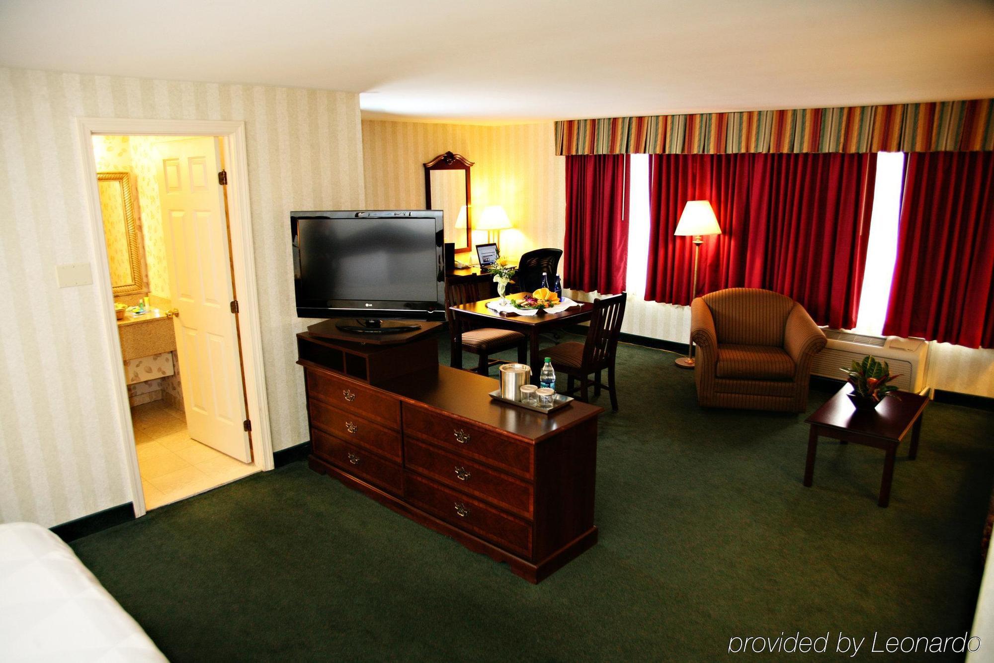 Radisson Hotel And Suites Chelmsford-Lowell Bilik gambar